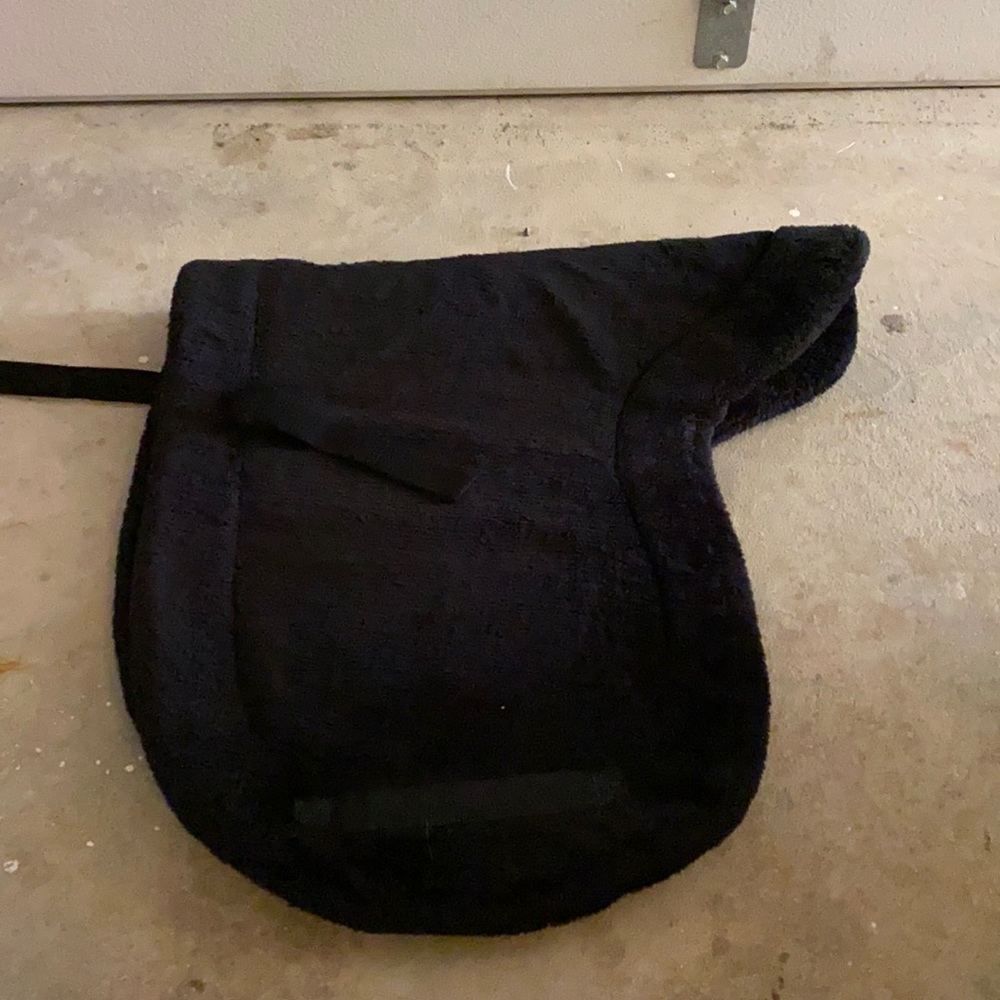 Black Fitted Dressage Pad